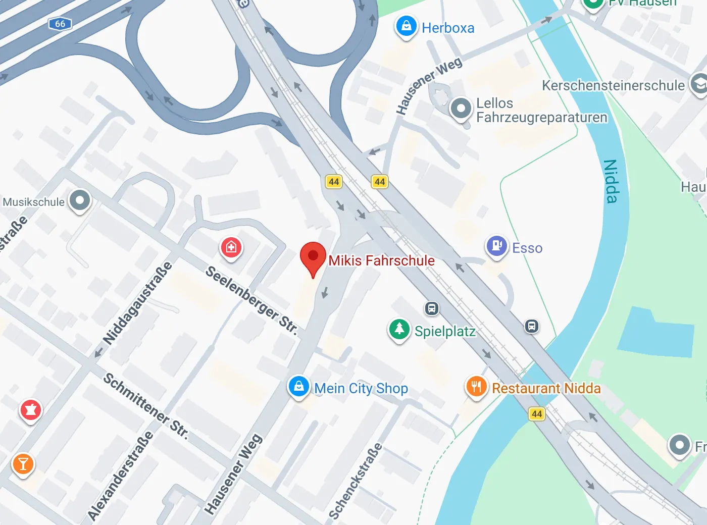 Karte mit Markierung von Mikis Fahrschule, Hausener Weg 39-41 in Frankfurt-Rödelheim. In Google Maps öffnen (öffnet in neuem Tab)